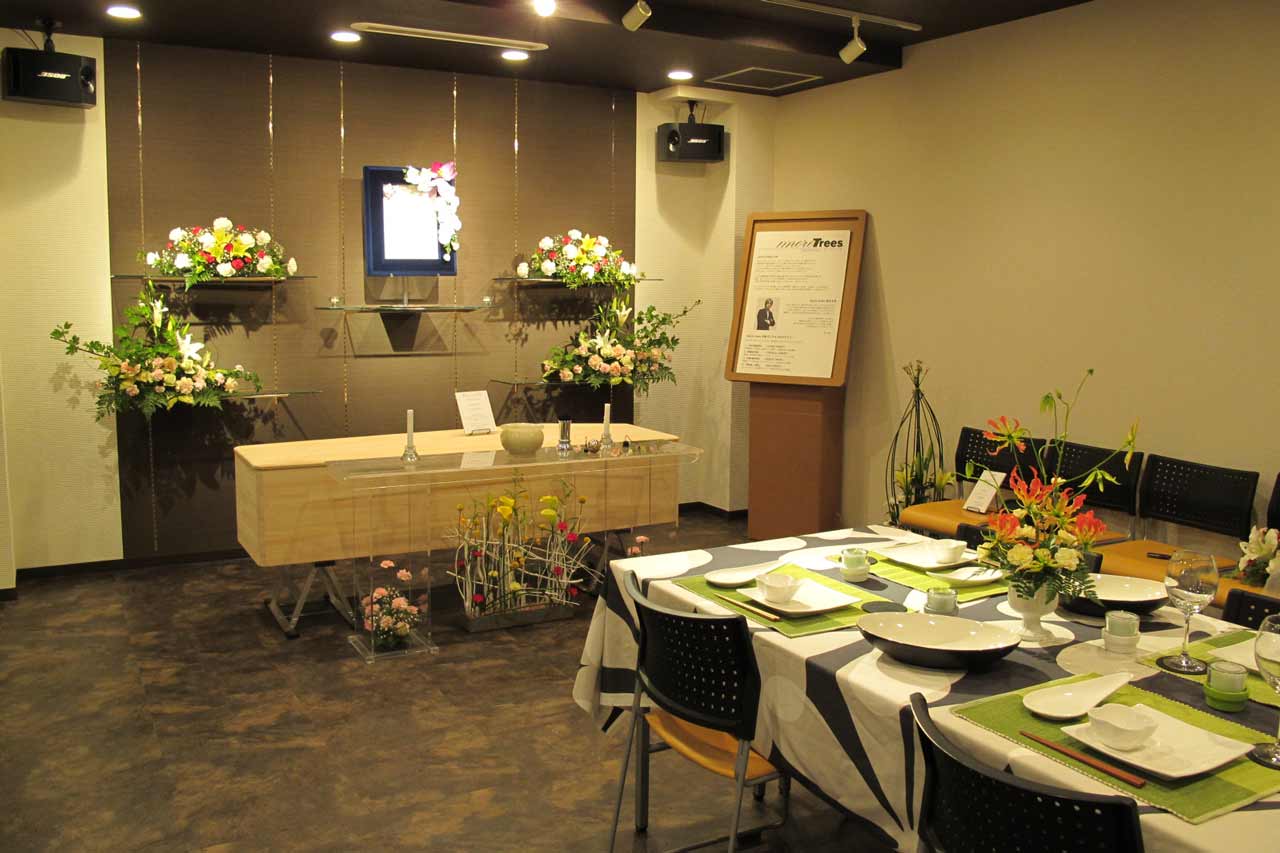 家族葬　火葬式　ウィルセレモニールーム　食事会