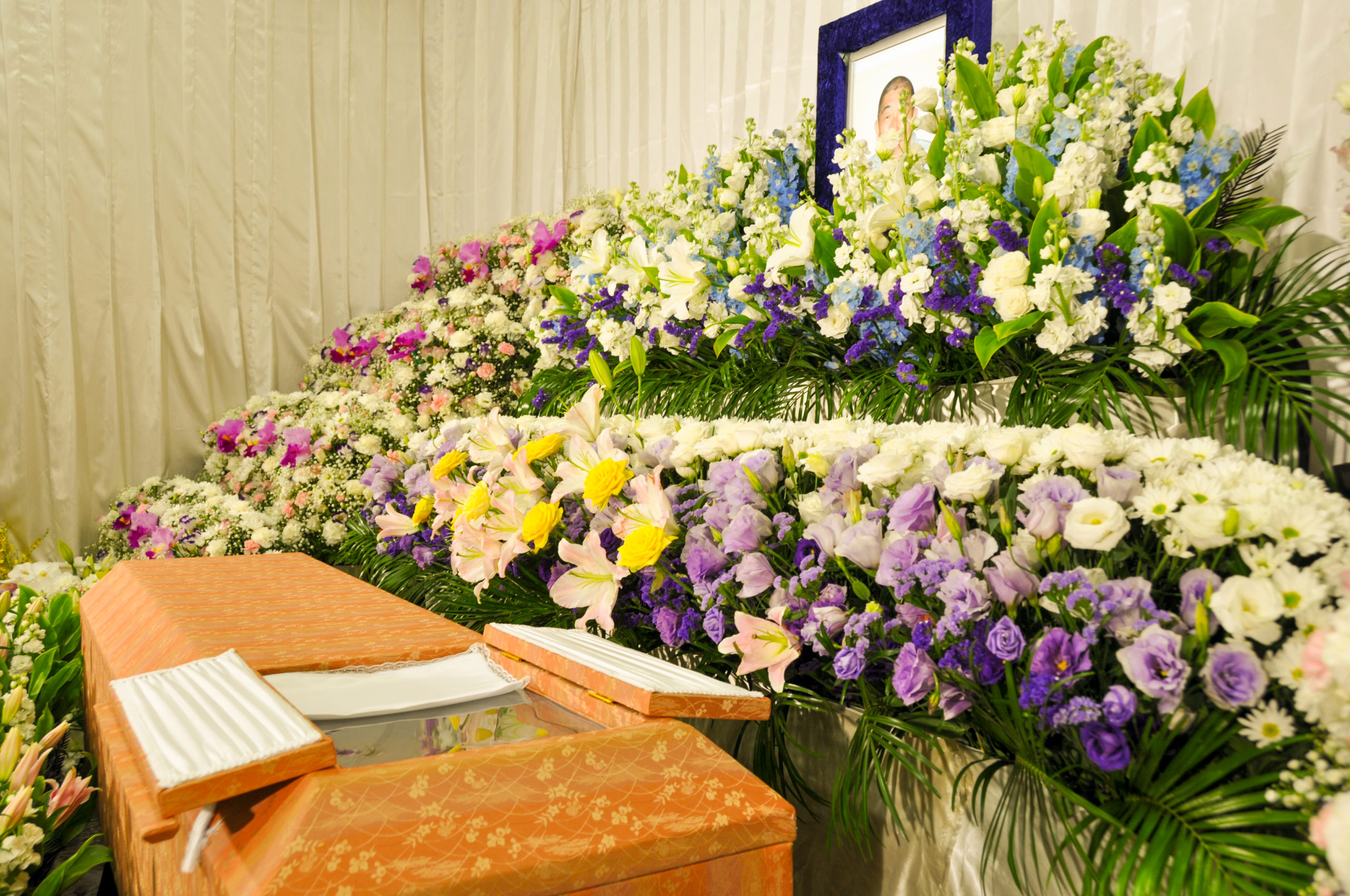 家族葬　家族葬ホールのぼりと　花祭壇