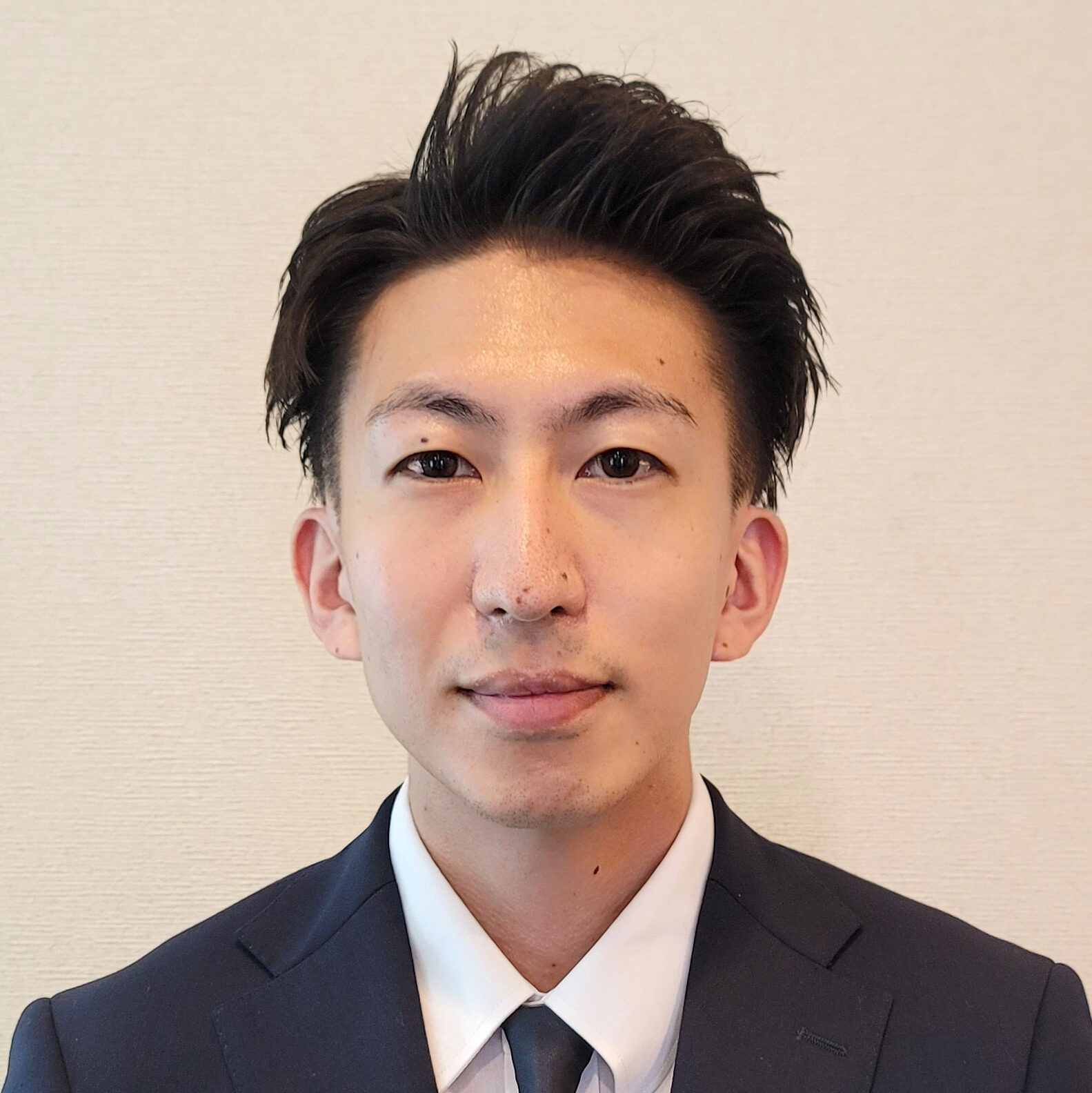 社員の伊藤の顔を覚えてもらう
